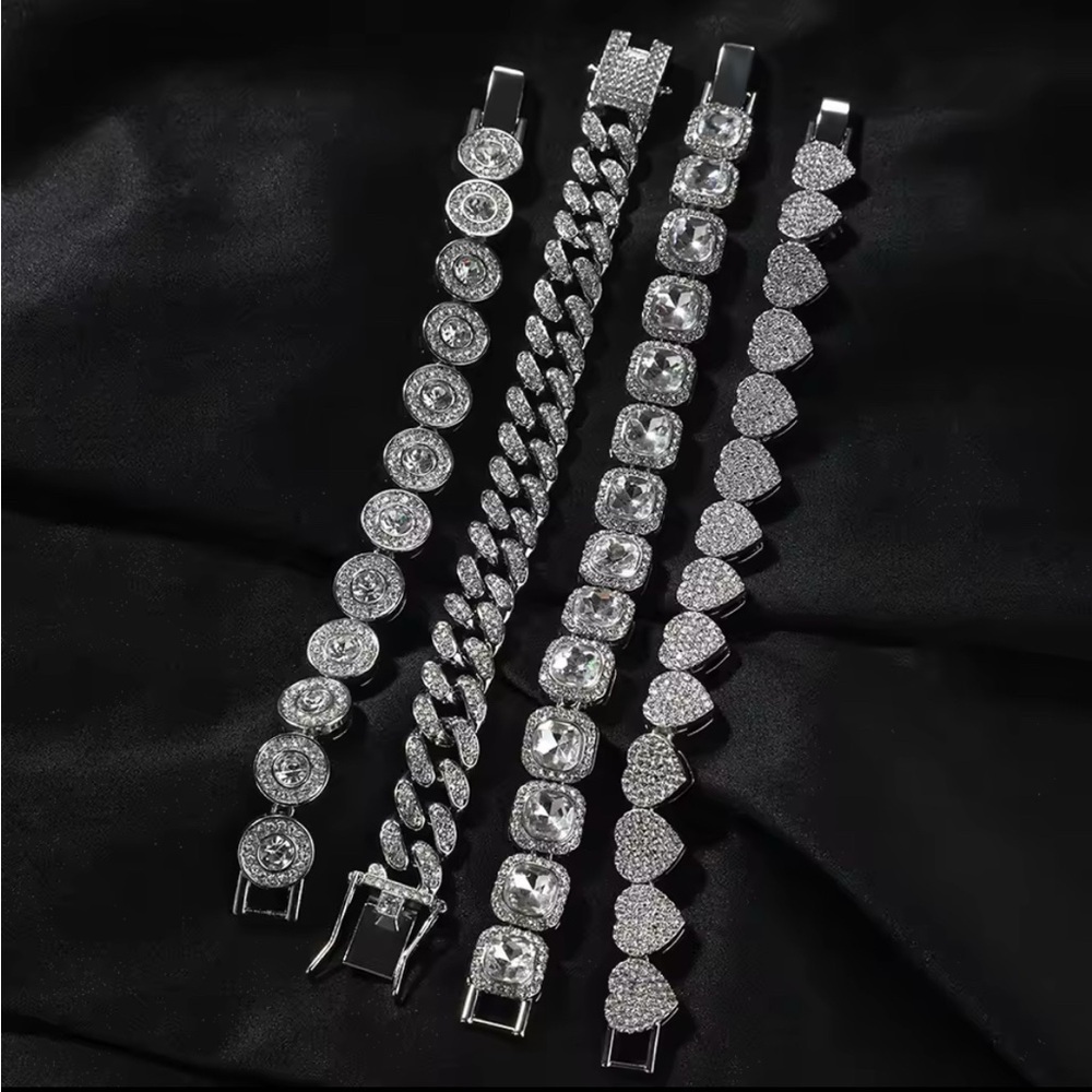 4 piece silver bracelet set 7inches - Picture 4 of 4
